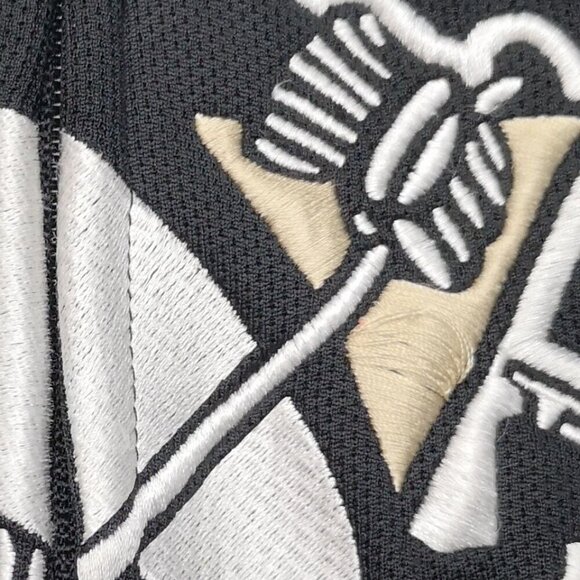 Reebok NHL Center Ice Men's Size Med. Full Zip Pittsburg Penguins Black Hoodie - Picture 15 of 15